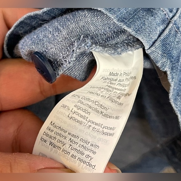 Madewell Denim Daylily Dress size 0
Pit to pit 17β
Waist 12 1/2β 
Approx ππ» - Picture 7 of 16